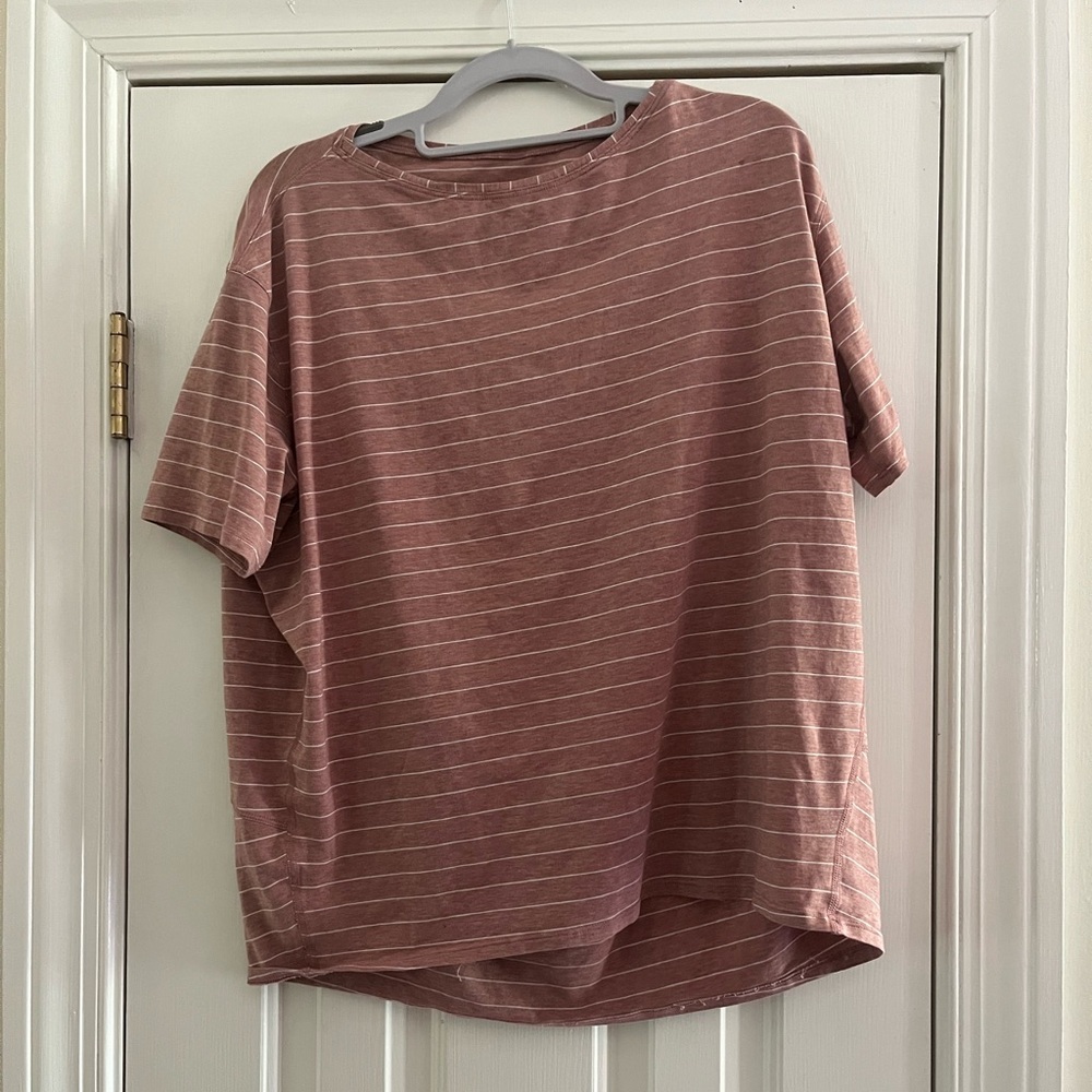 Lululemon tee